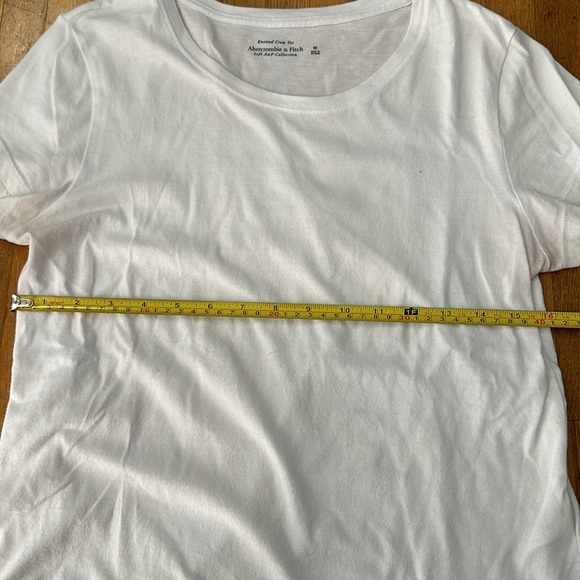 *last chance!!* Abercrombie & Fitch | Women’s white cap sleeve top, rounded trim - Picture 6 of 15